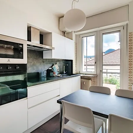 Petrarca 30 - Downtown * كومو